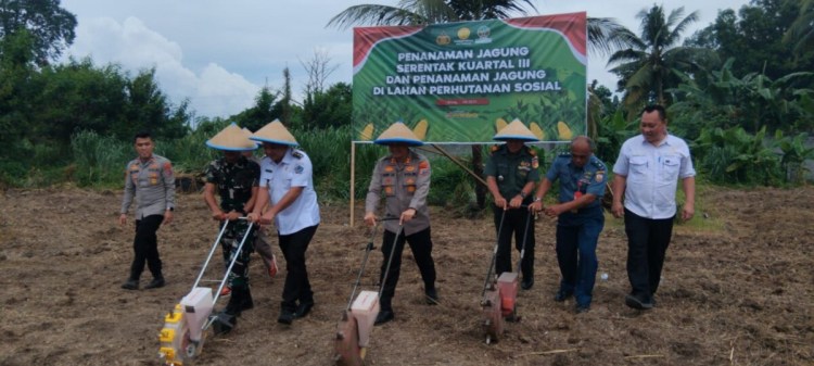 Kapolres Bitung Hadir Zoom Meeting Ketahanan Pangan dan Penanaman Jagung Serentak